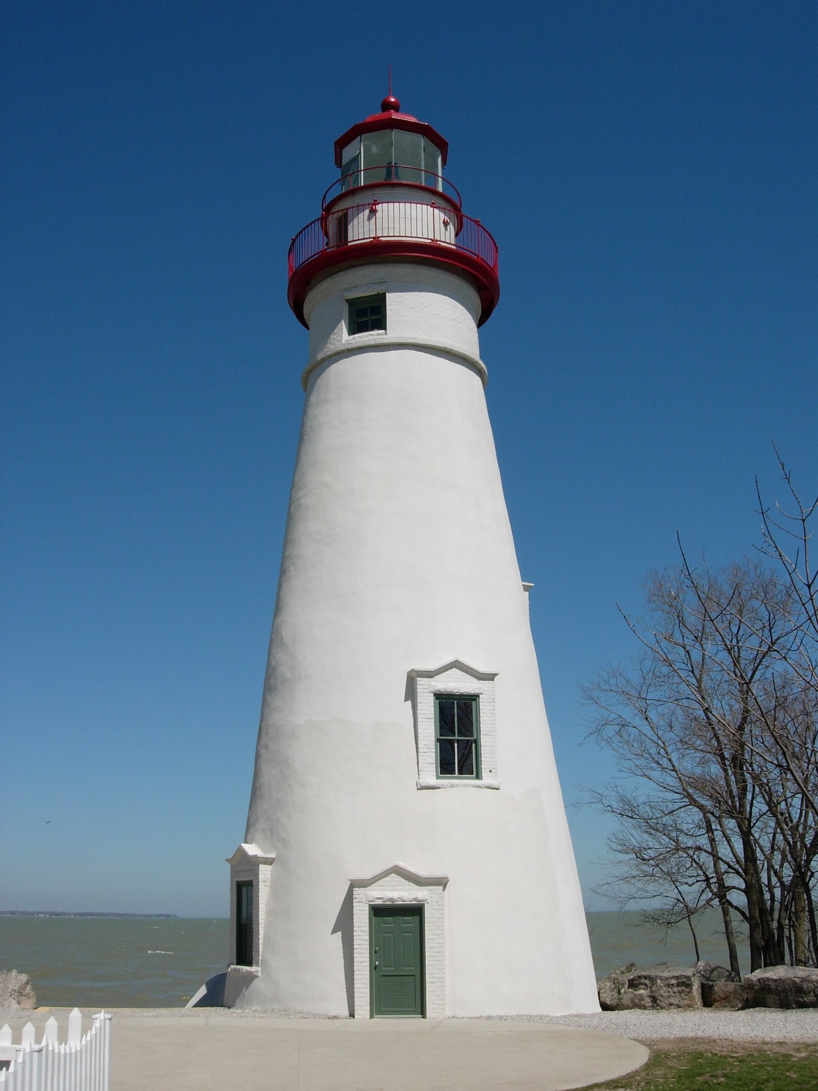 Lake Erie Lighthouses Worth Visiting (When the River's Off)